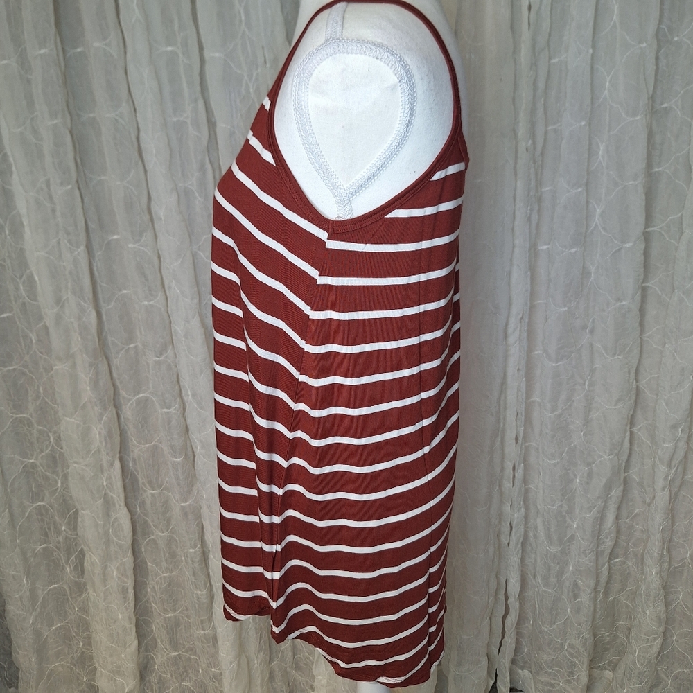 Zenana Outfitters Maroon & White Striped V Neck Stretchy Tank Top Boutique M - Picture 4 of 7